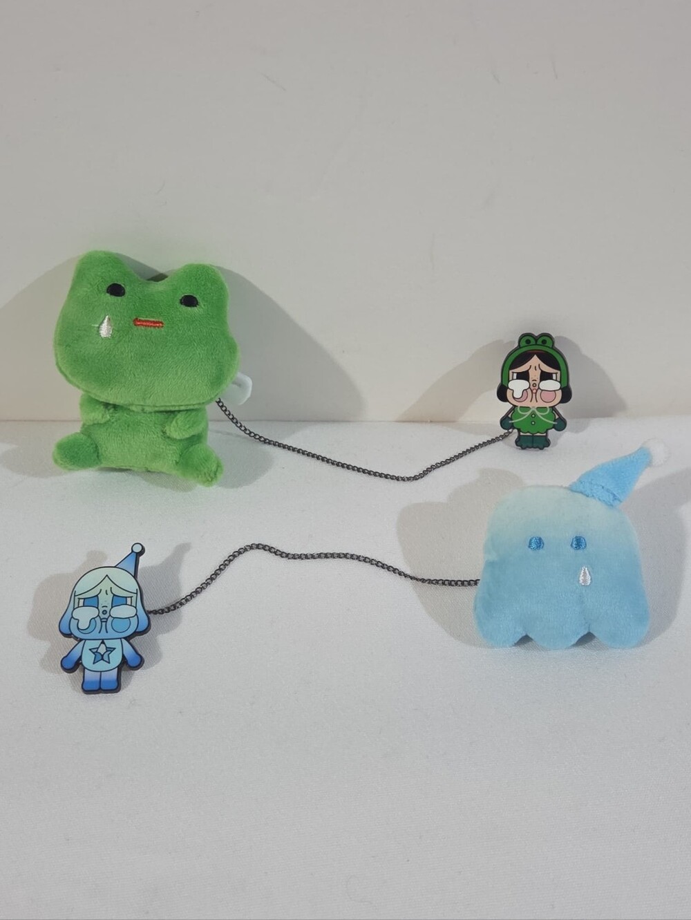 Pop Mart CRYBABY Crying Again Series-Plush Badge Blind Box bundle